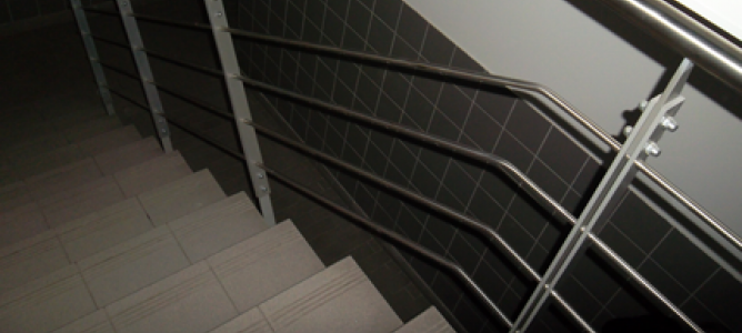 Парапети за вътрешни стълби